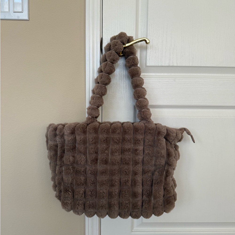 Expressions NYC Large Tote Bag - Picture 2 of 7